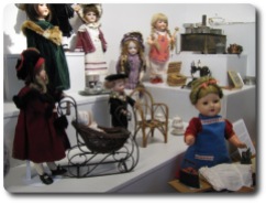 Historische Puppen im Spielzeugmuseum